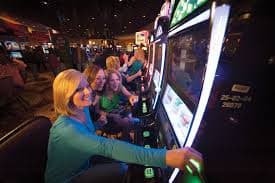 Người dùng Việt Nam chơi live casino baccarat trên điện thoại tại km3888b
